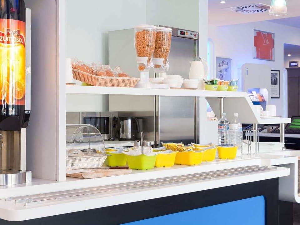 Daily buffet breakfast (EUR 9.90 per person)