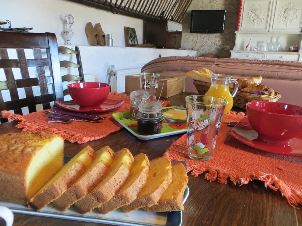 Free daily continental breakfast