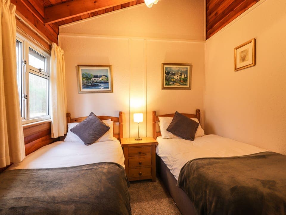 Cottage | 2 bedrooms, individually decorated, individually furnished, free WiFi