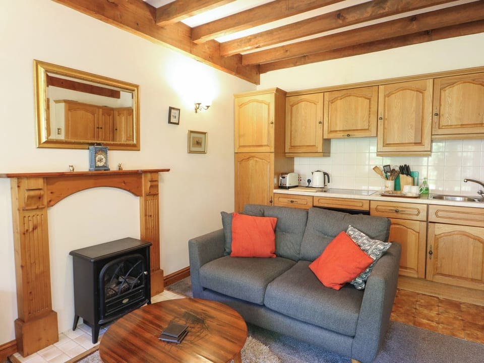 Cottage | Living area | TV