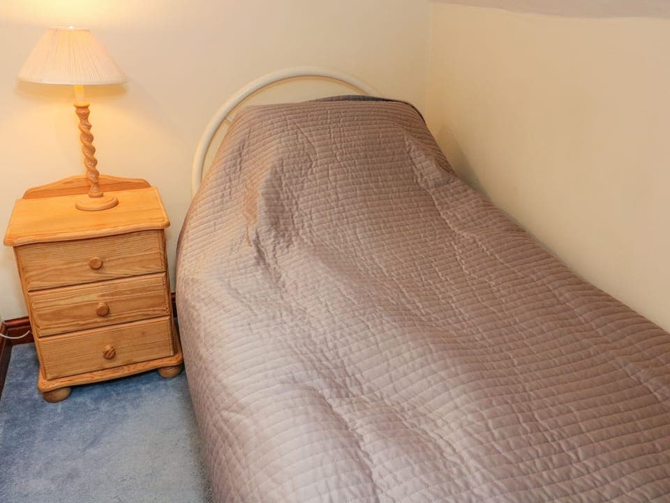 Cottage | 2 bedrooms, individually decorated, individually furnished, free WiFi