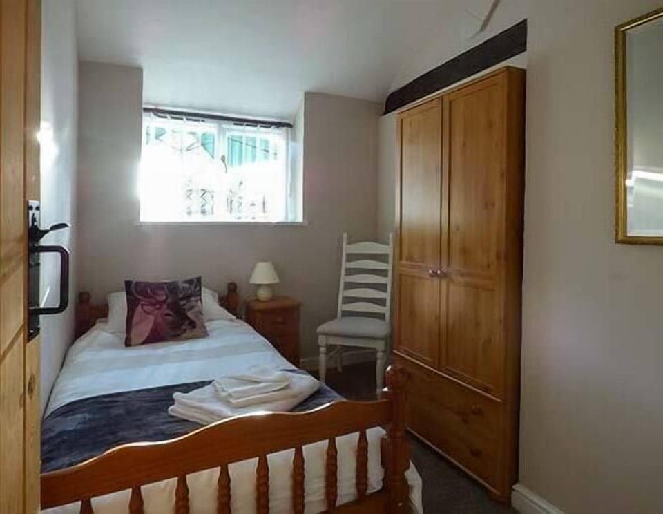 Cottage | 2 bedrooms, individually decorated, individually furnished, free WiFi