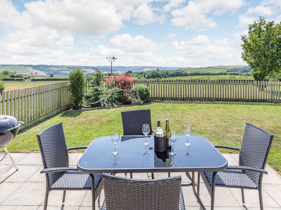 Cottage | Outdoor dining