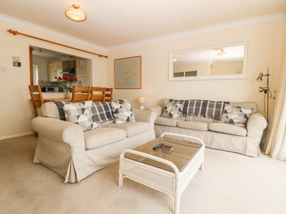 Cottage | Living area | TV