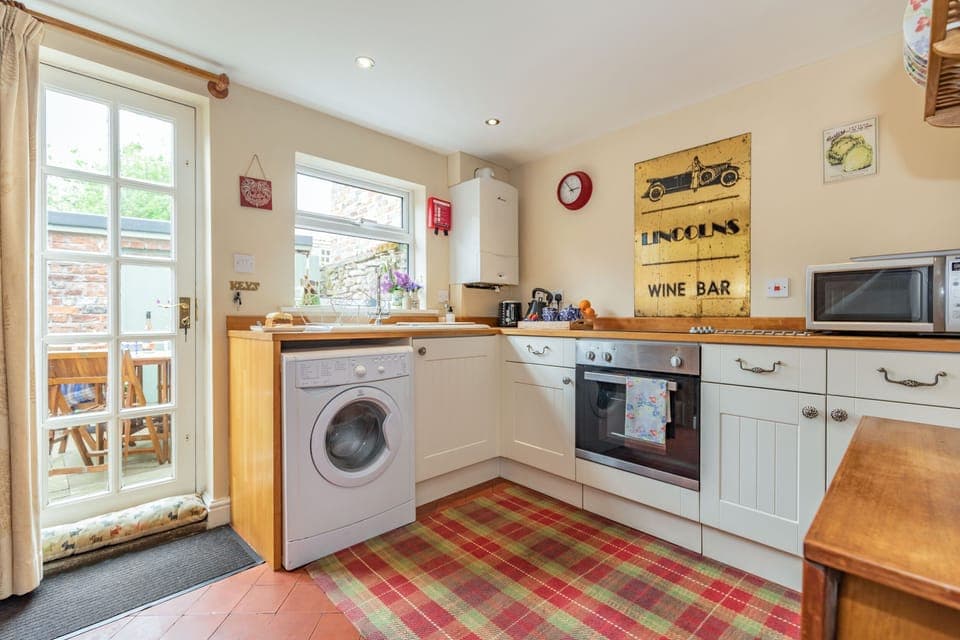 Cottage | Private kitchen | Cookware/dishes/utensils