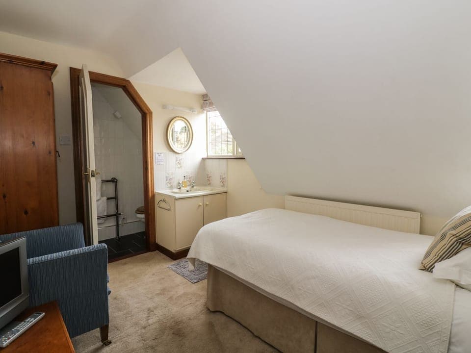 Cottage | 4 bedrooms, individually decorated, individually furnished, free WiFi