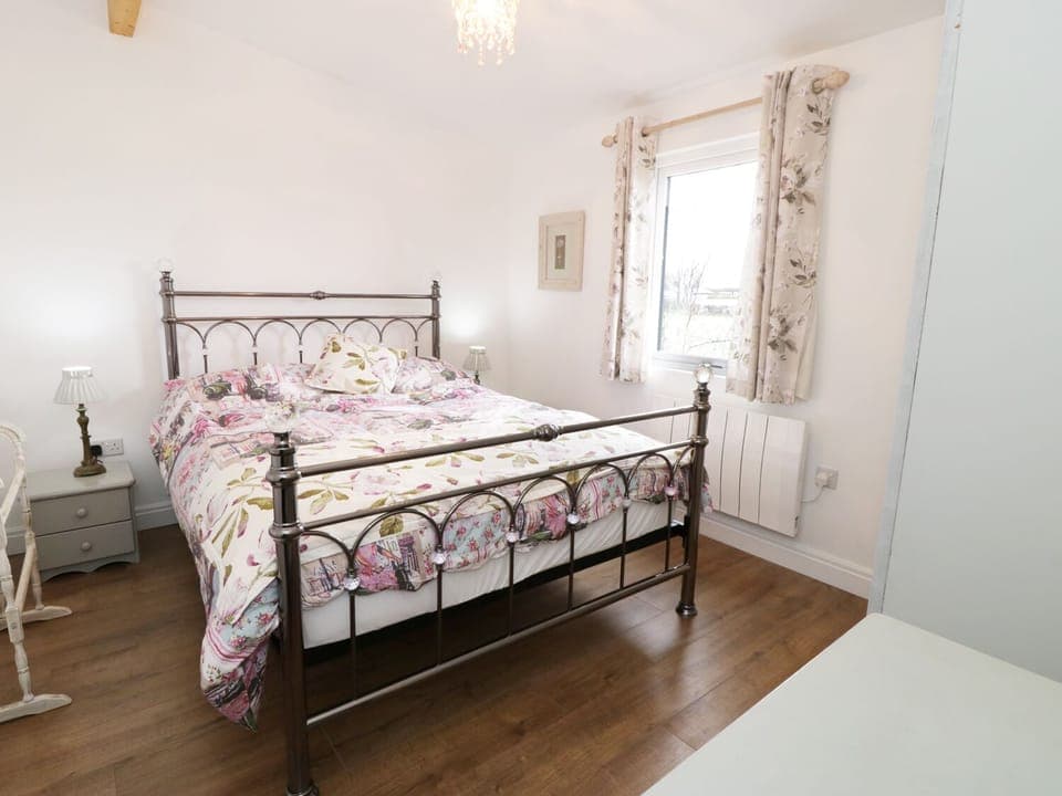 Cottage | 1 bedroom, individually decorated, individually furnished