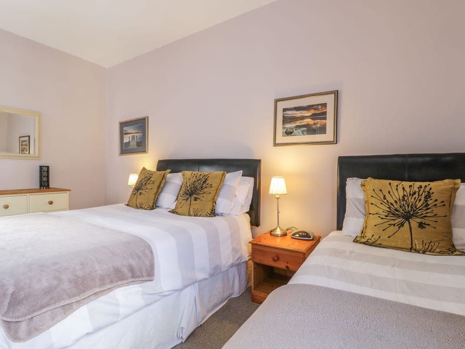 Cottage | 1 bedroom, individually decorated, individually furnished, free WiFi