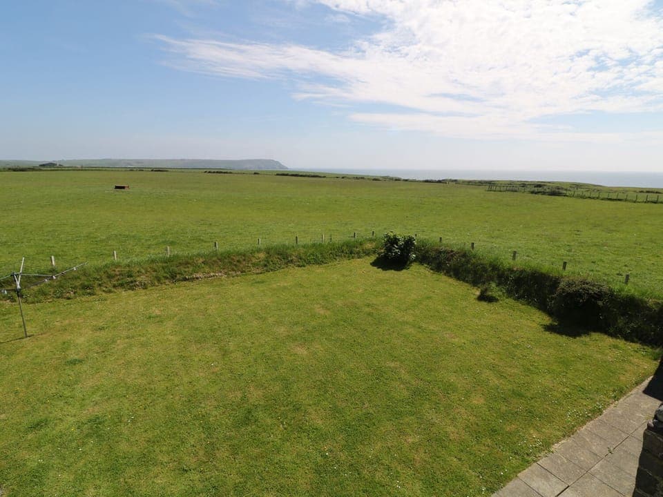 Cottage | Property grounds