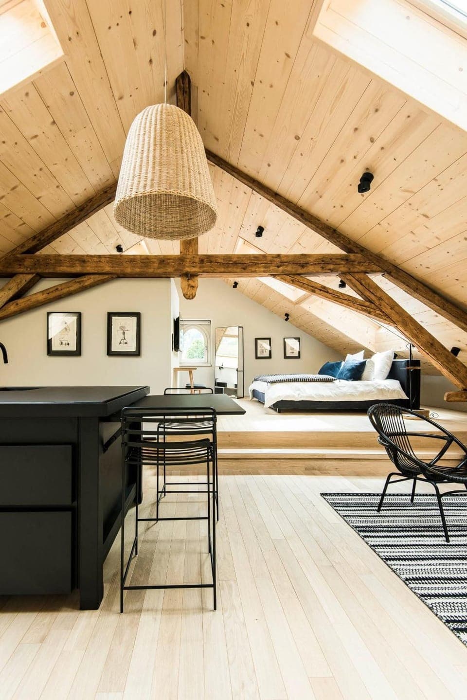 Deluxe Loft, 1 King Bed | Individually decorated, individually furnished, desk, blackout drapes