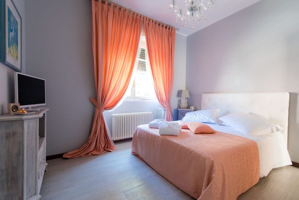 Double Room (Rosa) | Free WiFi, bed sheets