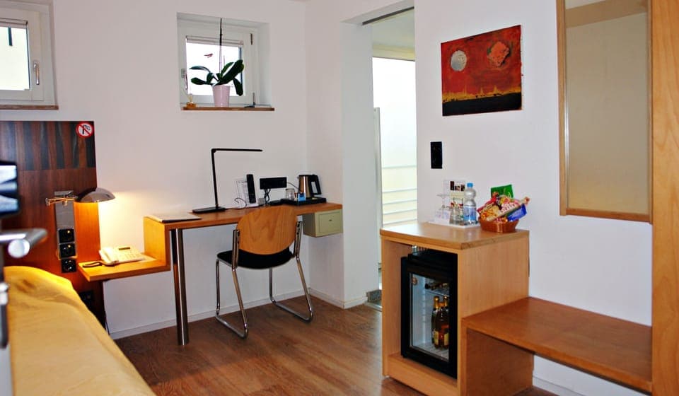 Single Room | In-room safe, blackout drapes, cribs/infant beds, rollaway beds