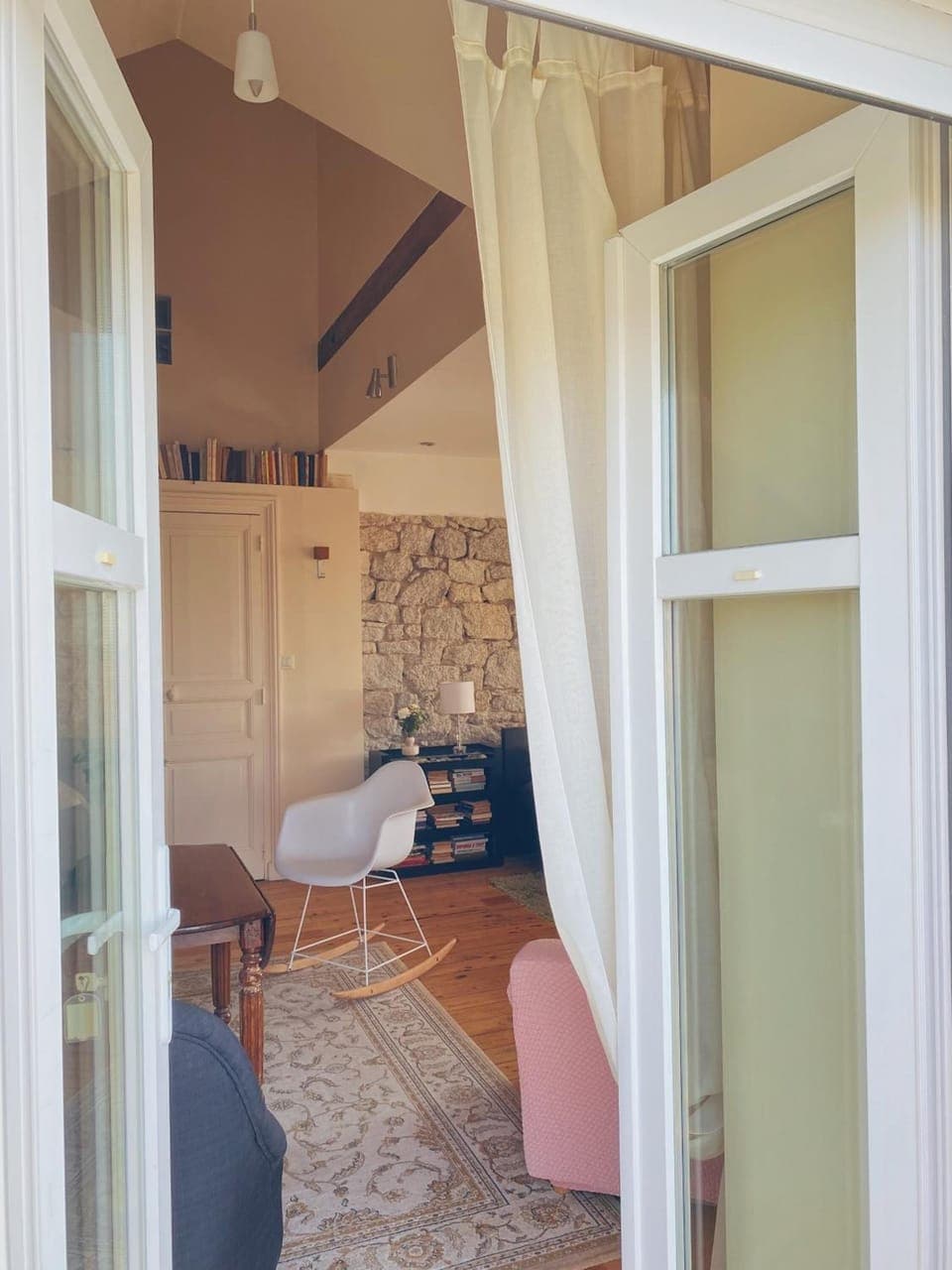 Individually decorated, individually furnished, desk, free WiFi