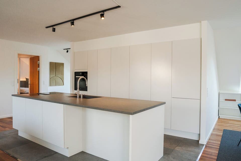 Apartment, Balcony | Private kitchen | Electric kettle