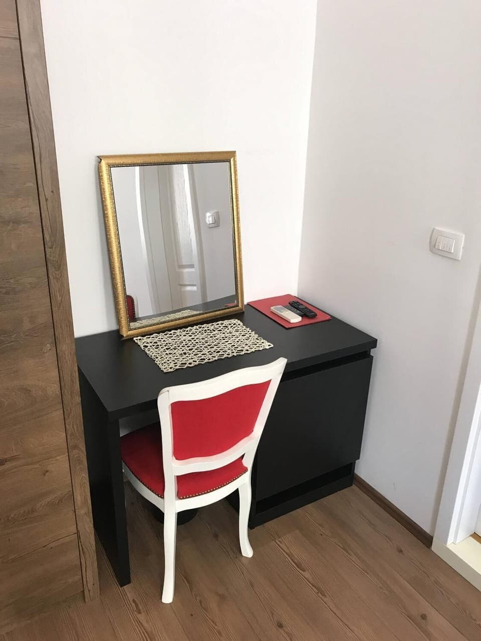 In-room safe, desk, soundproofing, free WiFi