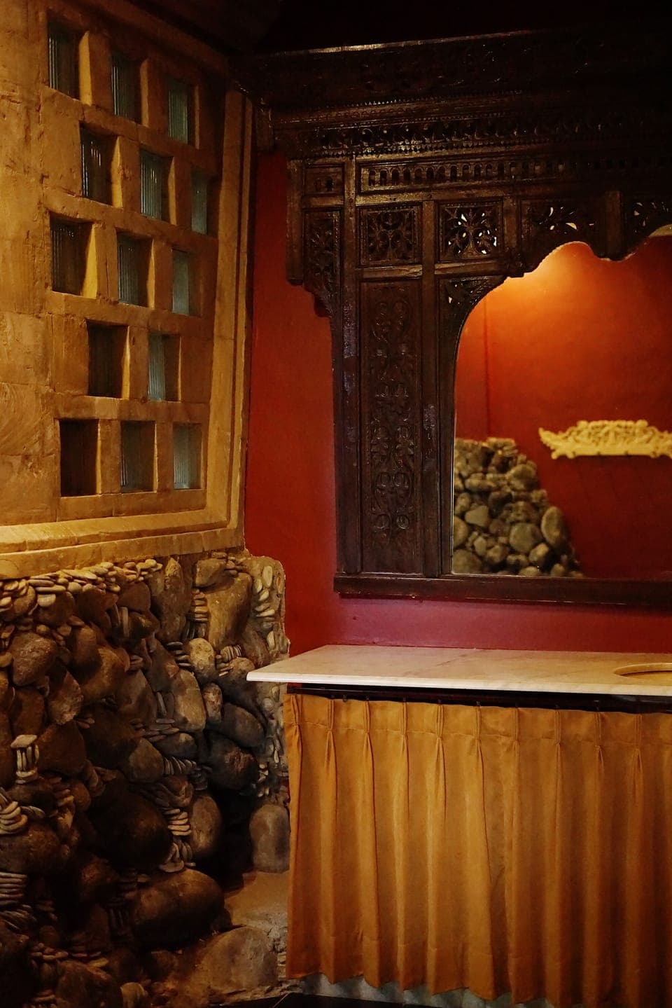 Deluxe Double Room | Bathroom | Deep soaking tub, free toiletries, towels