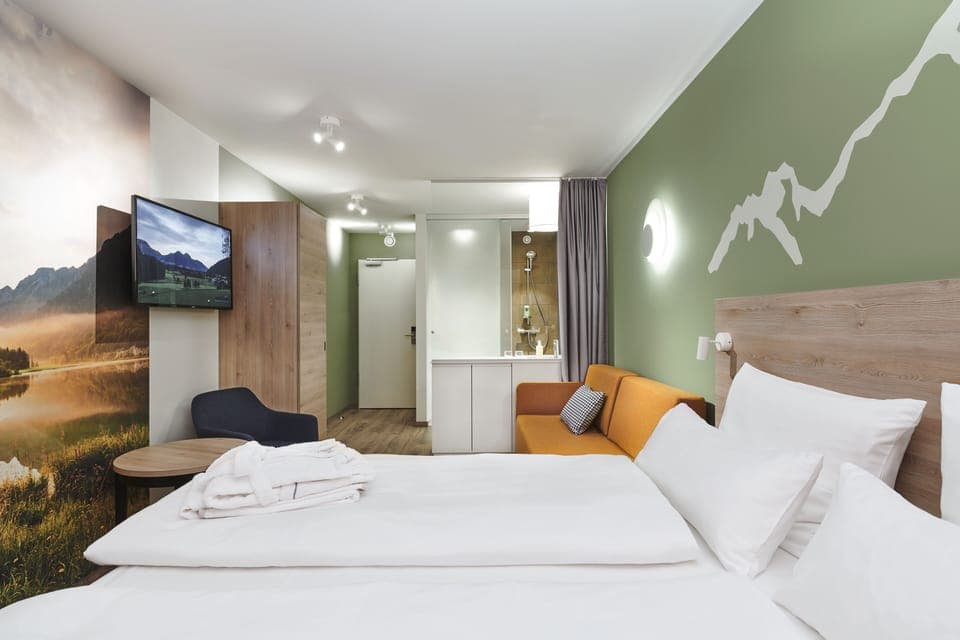 Free WiFi, bed sheets