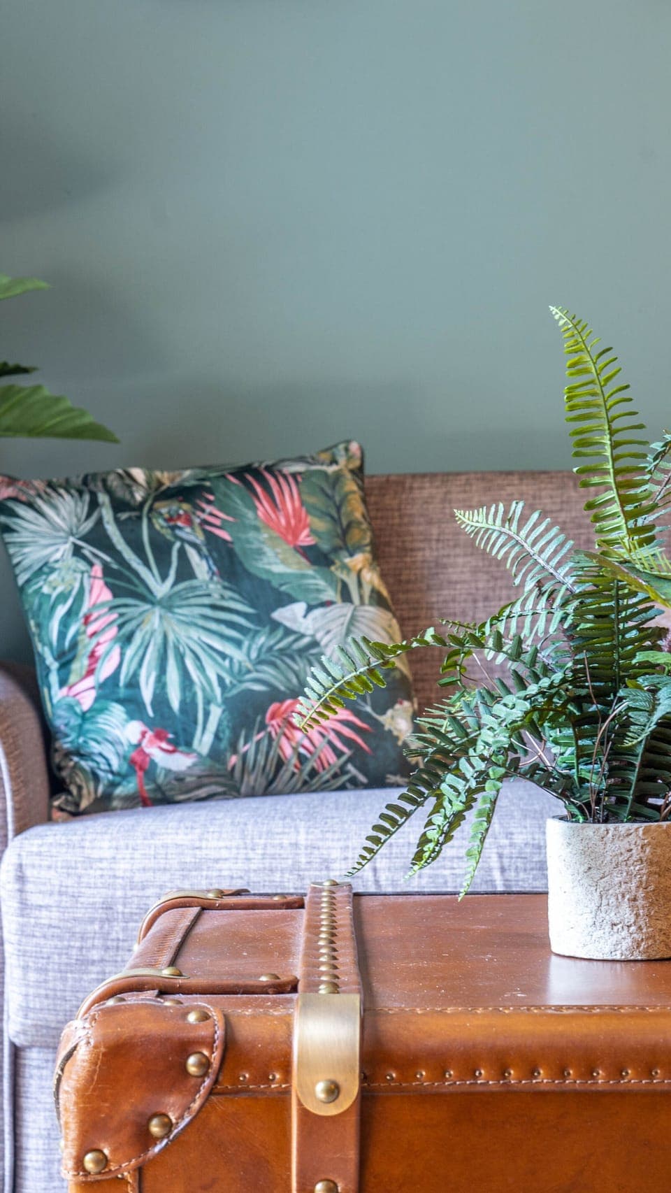 Family Room | Desk, iron/ironing board, free WiFi, bed sheets