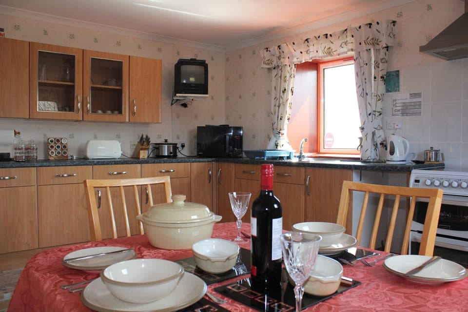 Cottage, 3 Bedrooms | 3 bedrooms, desk, soundproofing, iron/ironing board