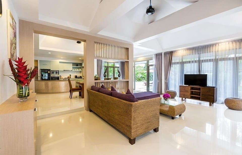 Family Villa | Living area | 32-inch flat-screen TV with satellite channels, LED TV