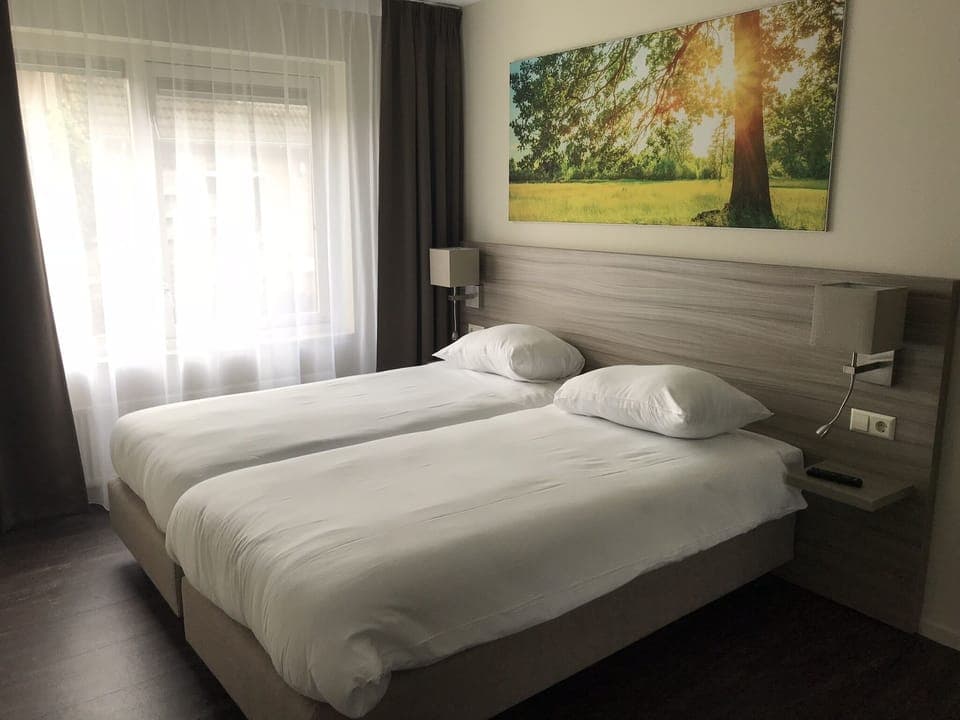 Luxury Double Room | Desk, free WiFi