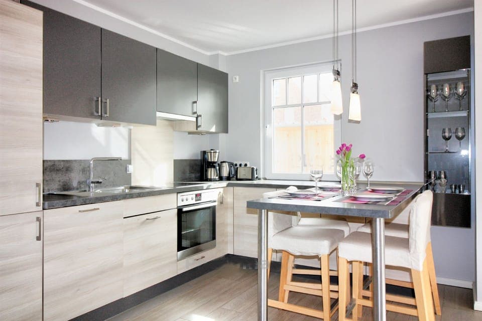 Apartment, 2 Bedrooms | In-room dining