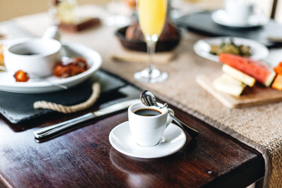 Daily cooked-to-order breakfast (USD 18.38 per person)