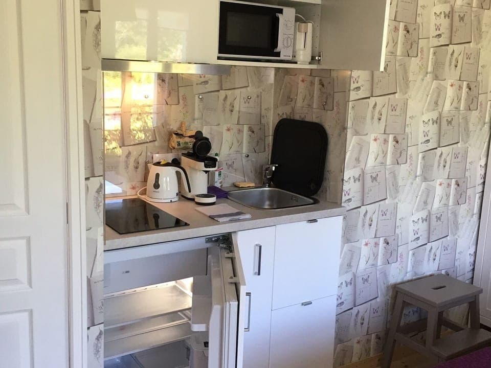 Studio, Ensuite (Le jardinet) | Private kitchen | Dining tables