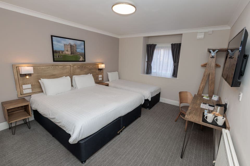 Family Room | Desk, iron/ironing board, free WiFi, bed sheets