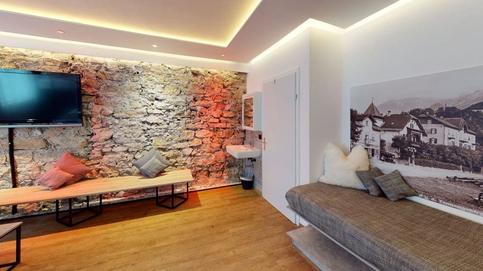 Family Studio | In-room safe, desk, free WiFi, bed sheets