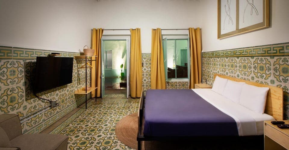 Iron/ironing board, free WiFi