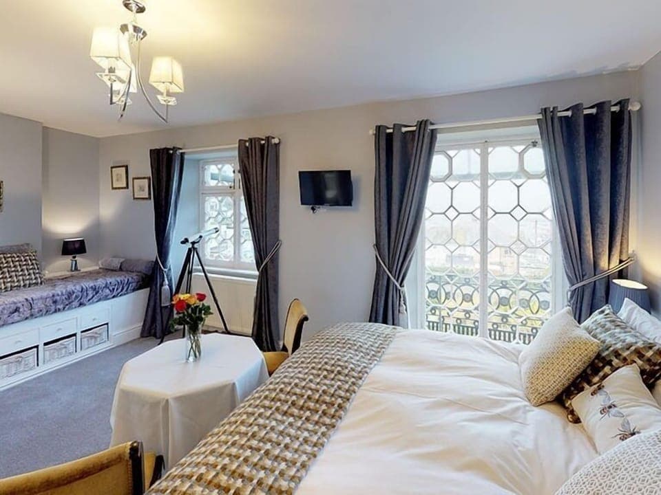 Superior Double Room, Ensuite, Sea View (Admiral Suite) | 1 bedroom, WiFi