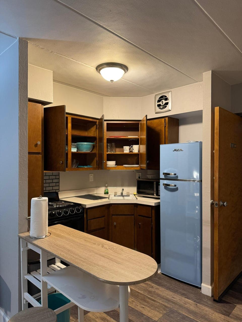 Signature Apartment, 1 Double Bed | Private kitchen | Fridge, microwave, oven, stovetop