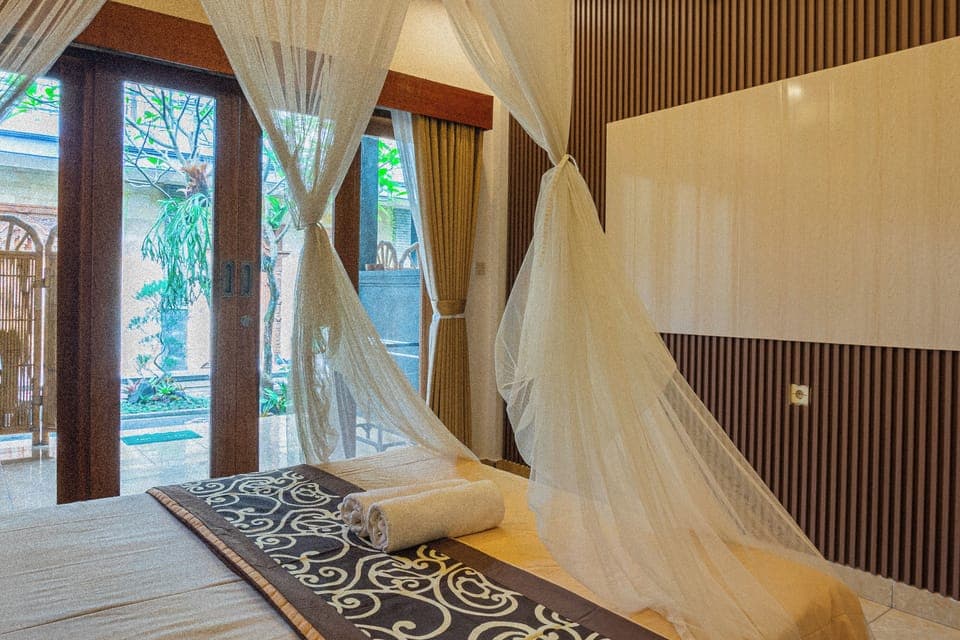 Standard Double Room | Free WiFi, bed sheets