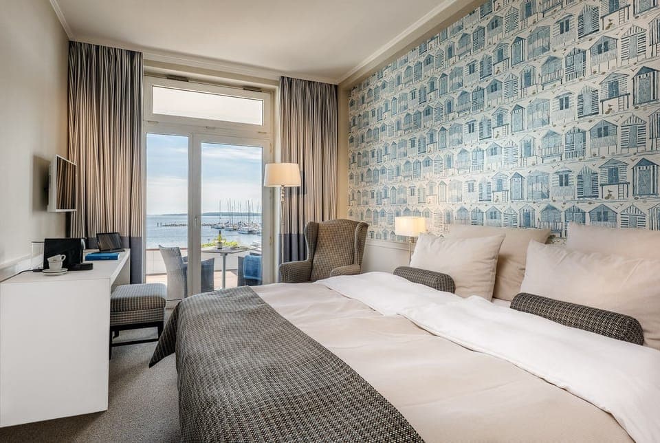 Standard Double Room Single Use, Non Smoking, Sea View | Hypo-allergenic bedding, in-room safe, desk, laptop workspace