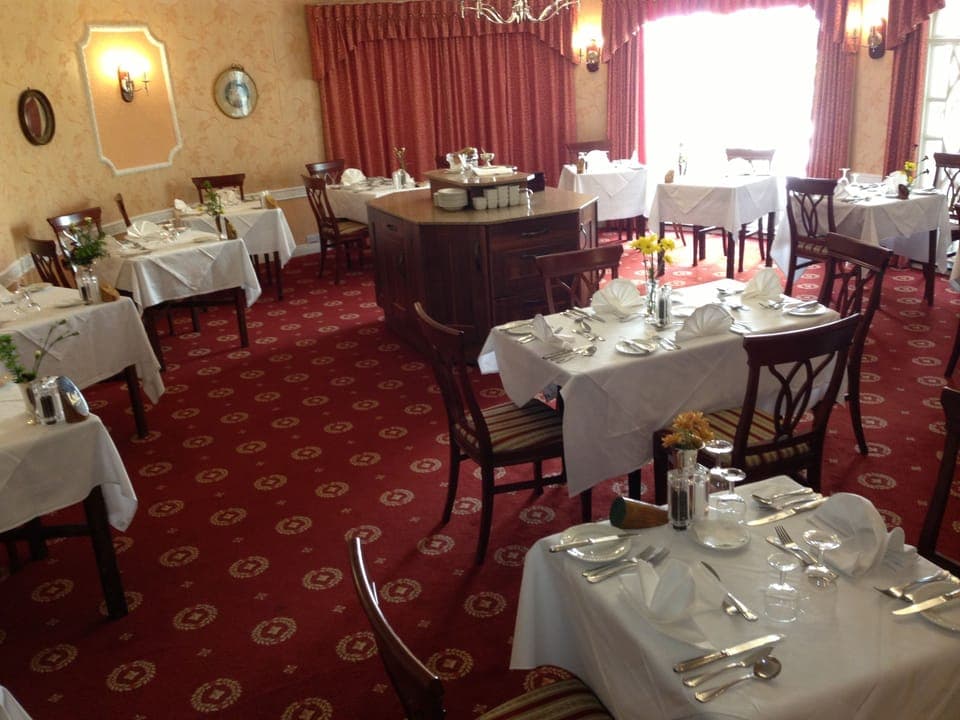 Daily full breakfast (GBP 25.00 per person)