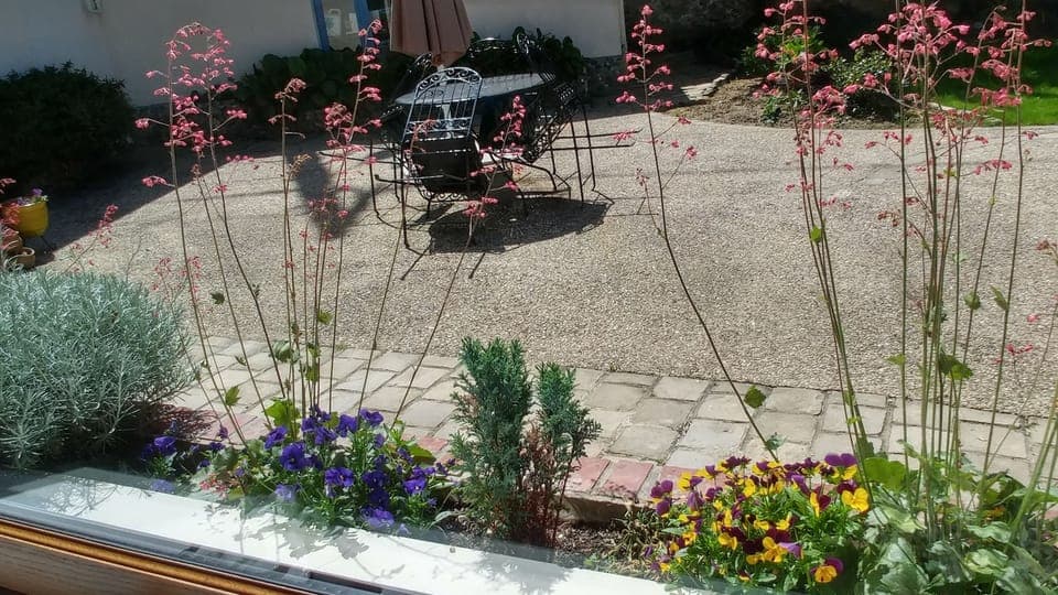 Deluxe Suite, Accessible (Victor) | Garden view