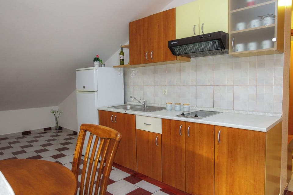 Apartment, 2 Bedrooms, Balcony | Private kitchen | Fridge, microwave, stovetop, electric kettle