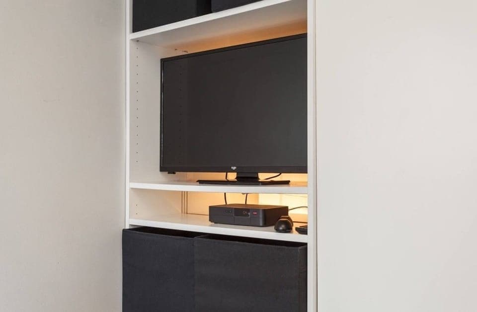 Apartment, 1 Double Bed, Non Smoking, Ground Floor | Television