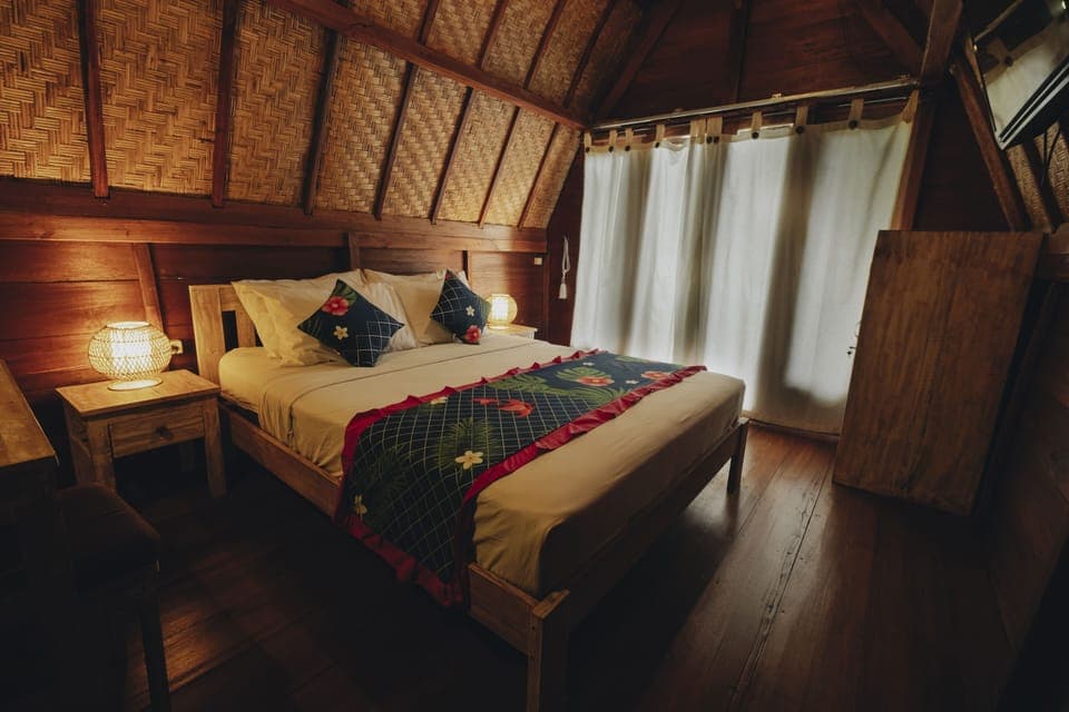 Classic Cottage | Individually decorated, individually furnished, desk, soundproofing