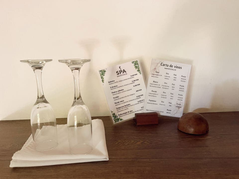 Egyptian cotton sheets, premium bedding, in-room safe, desk