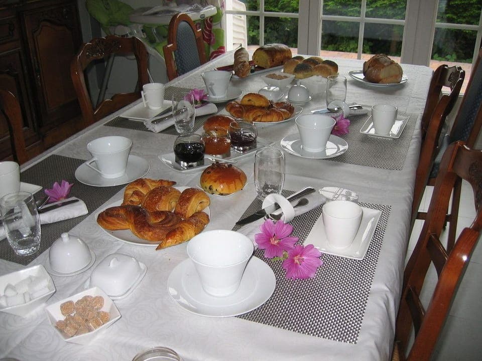 Free daily continental breakfast