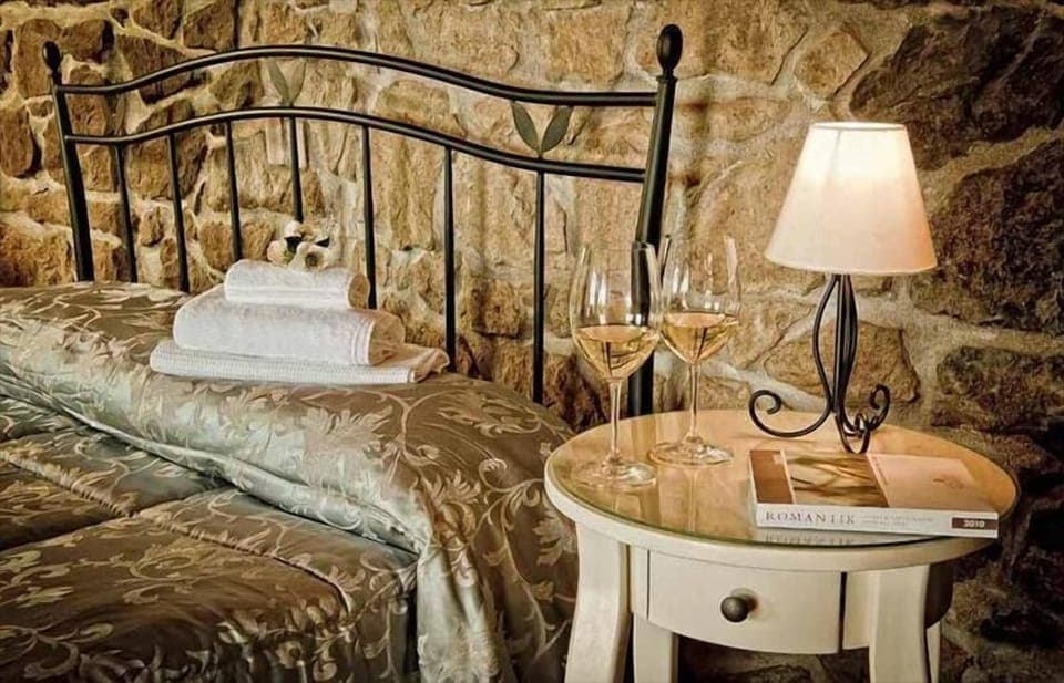 Double Room | Down comforters, blackout drapes, soundproofing, bed sheets