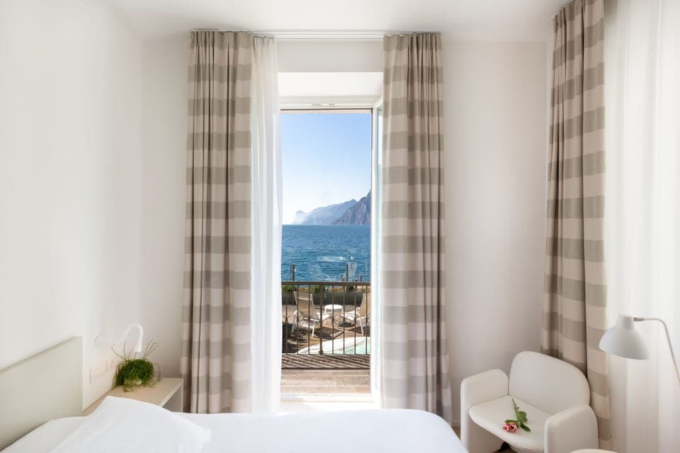 Superior Double Room, Terrace, Lake View (Whirpool) | Hypo-allergenic bedding, down comforters, minibar, in-room safe