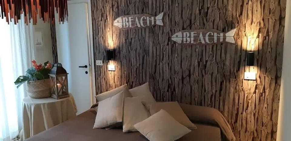 In-room safe, desk, bed sheets, wheelchair access