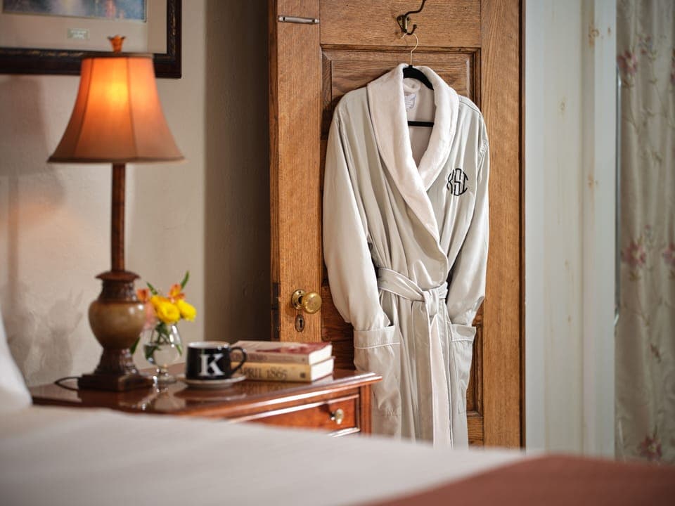 Deluxe Double Room, 1 King Bed | Hypo-allergenic bedding, free WiFi, bed sheets