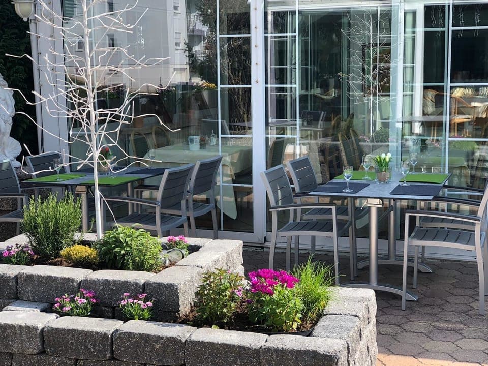 Lunch and dinner served, Mediterranean cuisine