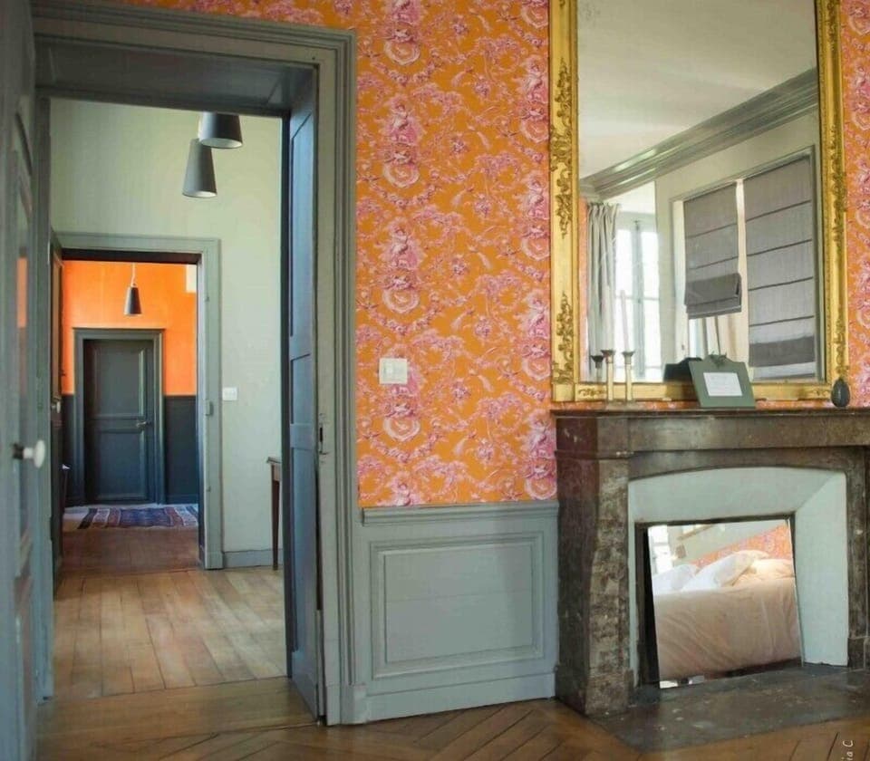 Room (Fantaisie) | Living area | Flat-screen TV