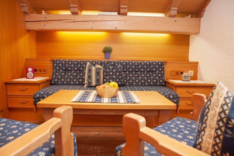 City Apartment, Mountain View | 1 bedroom, in-room safe, individually decorated, individually furnished