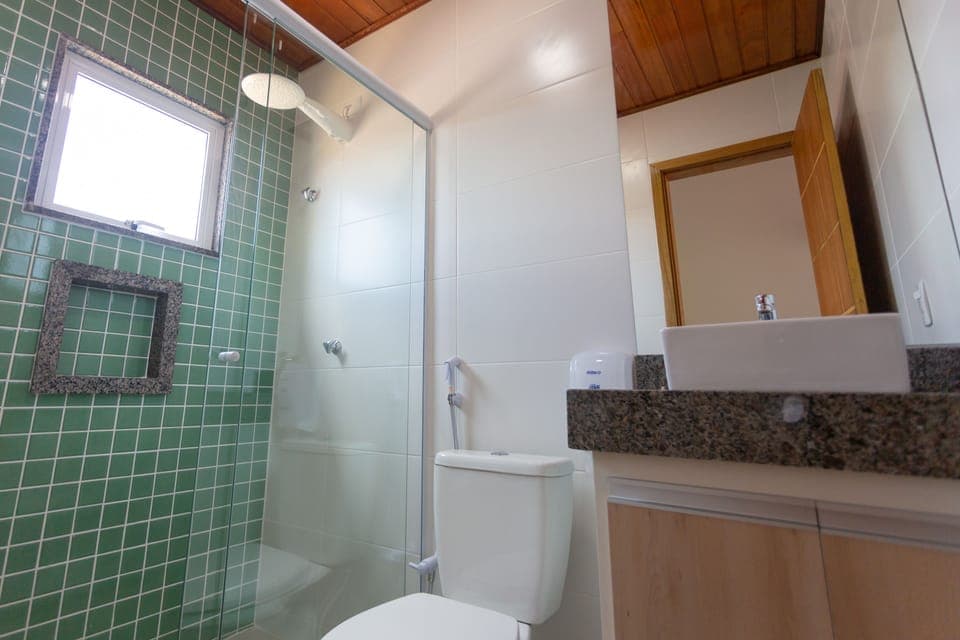 Classic Double Room, 1 Double Bed | Bathroom | Shower, free toiletries, towels